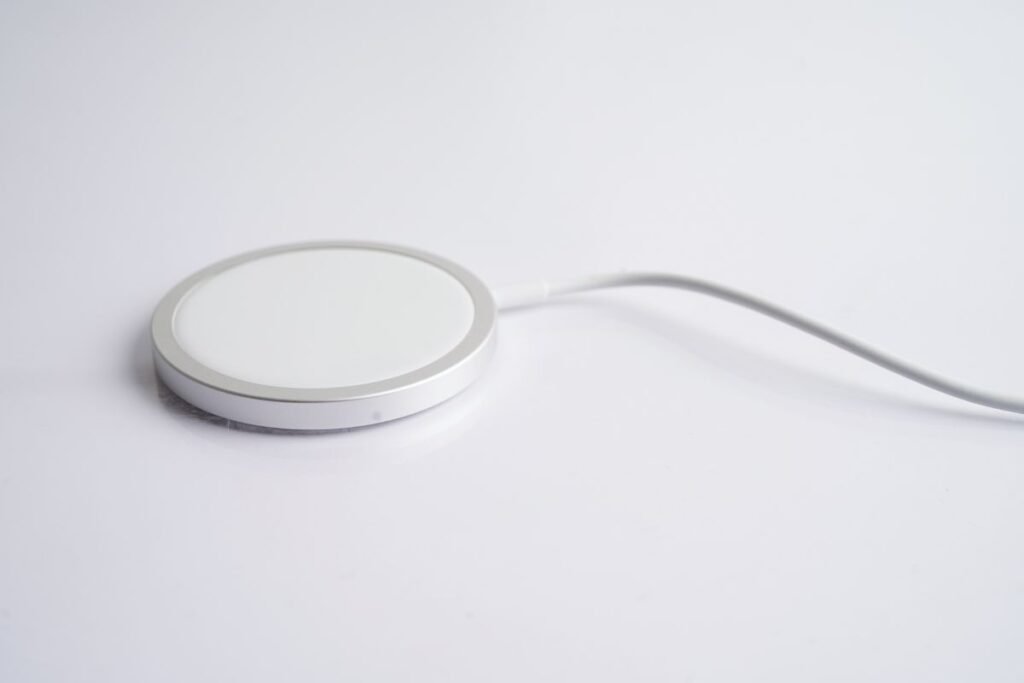 Support magnétique téléphone
